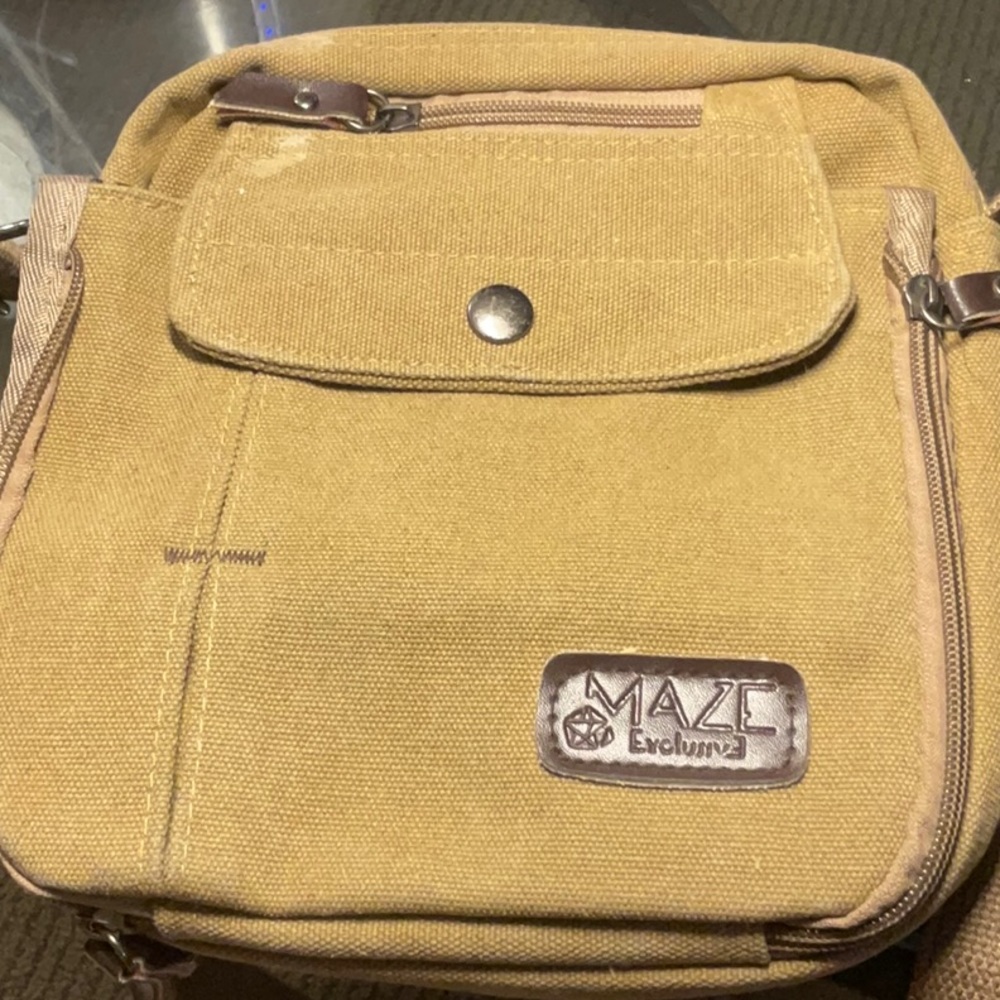 Maze Crossbody